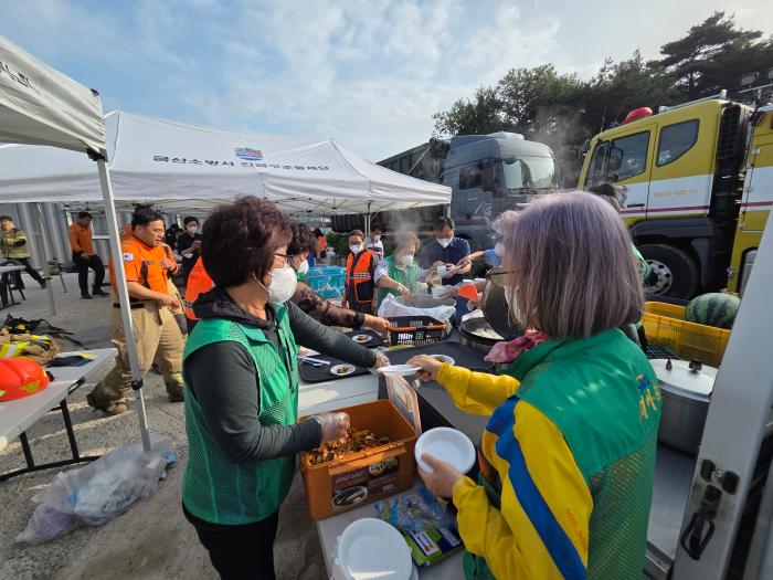 군북면 지역주민 및 단체, 화재 진압활동에 큰 ‘도움’ 기사 이미지